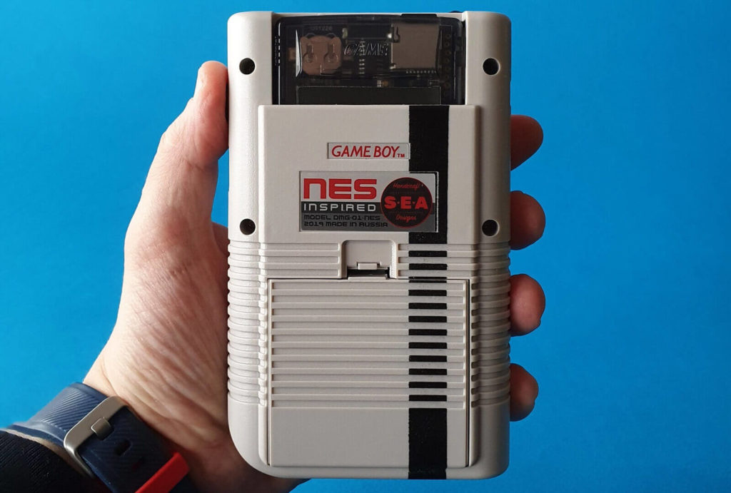NESエディションの初代ゲームボーイ