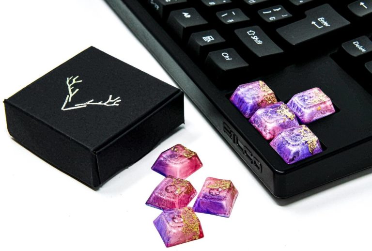 いつも愛用しているキーボードに 手作りキーキャップを取り付けよう Latrialum Royal Keycap とんちき録