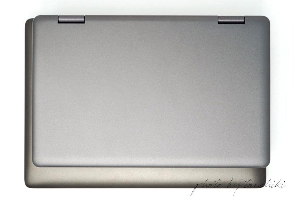 GPD P2 Max と CHUWI MiniBook 大きさ比較