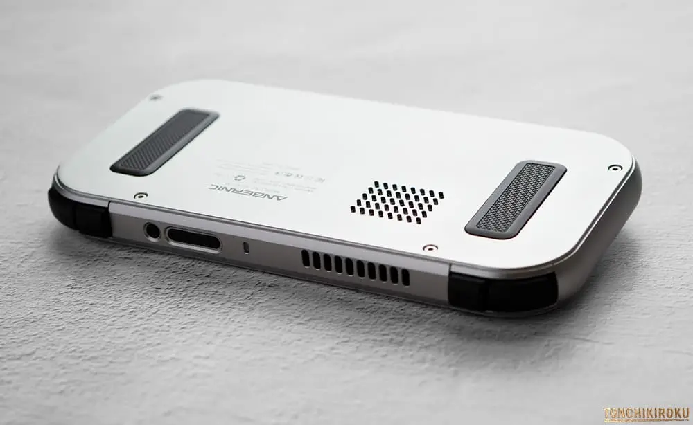 ANBERNIC RG477M 持ちやすさ