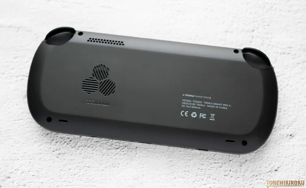 TRIMUI Smart Pro S　持ちやすさ