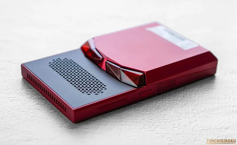 AYANEO Pocket VERT 持ちやすさ