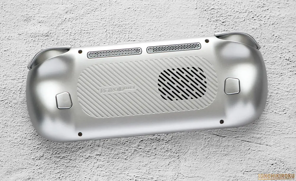 Retroid Pocket 6　持ちやすさ