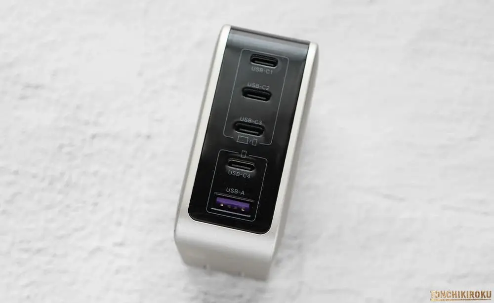 UGREEN Nexode Pro 100W 5ポート　インターフェース