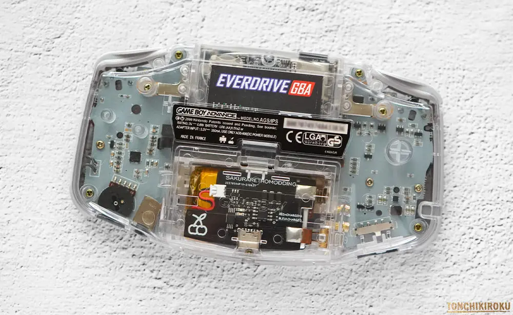 EverDrive GBA PRO　デザイン