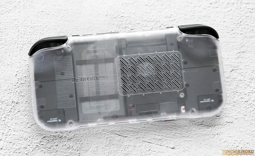 Retroid Pocket Nova 持ちやすさ